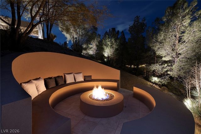 36 Quiet Moon Lane, Las Vegas, NV 89135