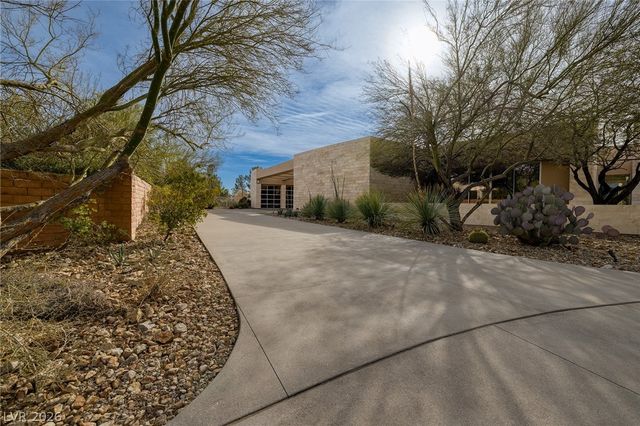 36 Quiet Moon Lane, Las Vegas, NV 89135