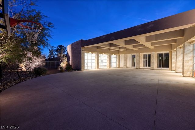 36 Quiet Moon Lane, Las Vegas, NV 89135