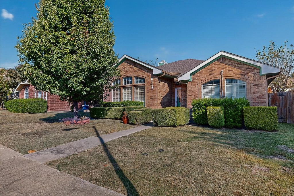 611 Willow Oak Drive, Allen, TX 75002