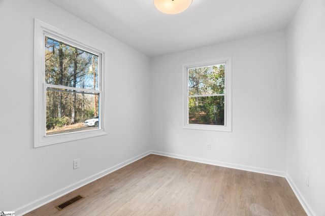 253 Law Street, Woodruff, SC 29388