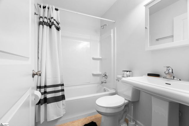 253 Law Street, Woodruff, SC 29388