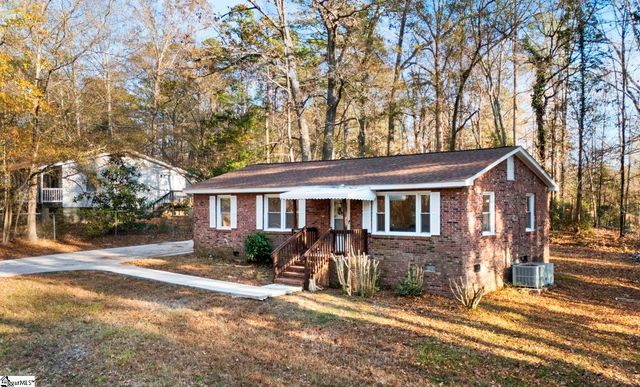 253 Law Street, Woodruff, SC 29388