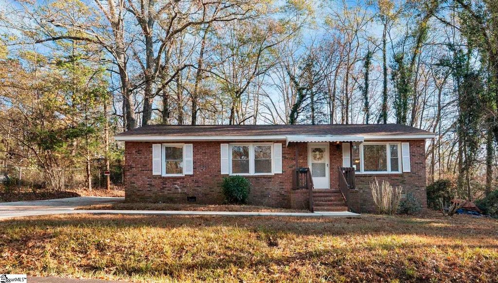 253 Law Street, Woodruff, SC 29388