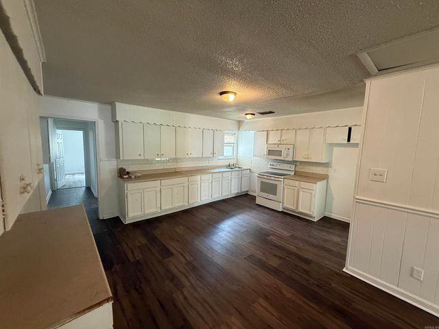 1317 Hendrix, Jacksonville, AR 72076