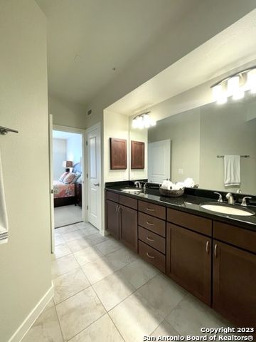 7342 Oak Manor Dr Apt 4201, San Antonio, TX 78229