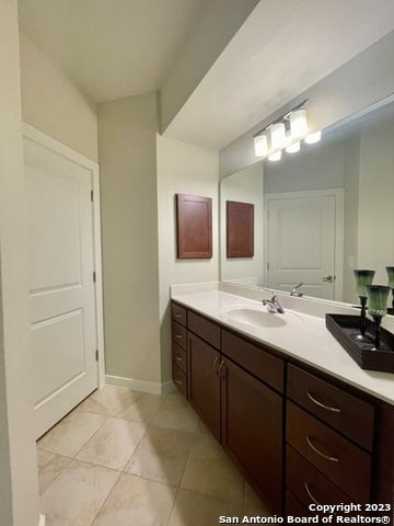 7342 Oak Manor Dr Apt 4201, San Antonio, TX 78229