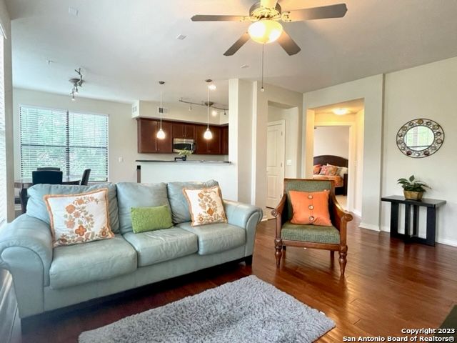 7342 Oak Manor Dr Apt 4201, San Antonio, TX 78229