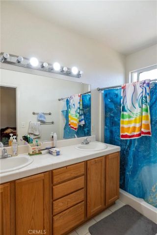 123 Manzanita Avenue, Merced, CA 95341