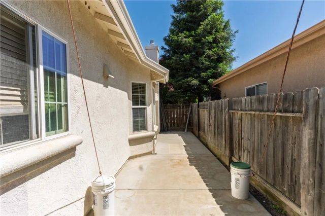 123 Manzanita Avenue, Merced, CA 95341