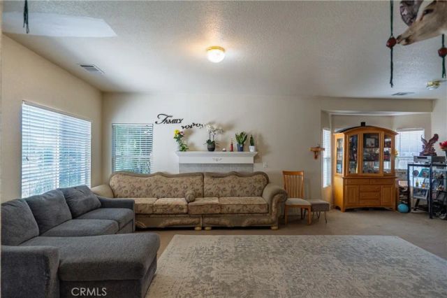 123 Manzanita Avenue, Merced, CA 95341