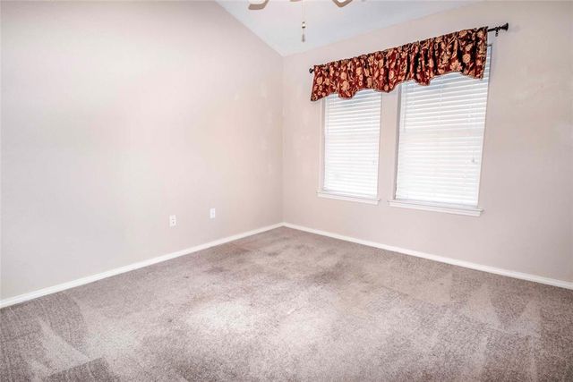 215 S Windsor Drive, Stillwater, OK 74074