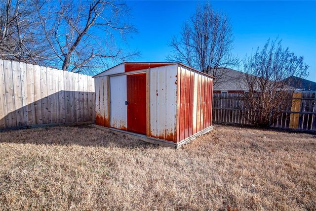 215 S Windsor Drive, Stillwater, OK 74074