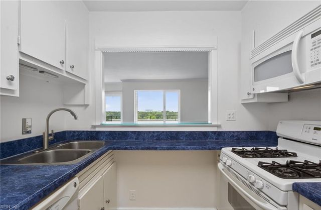 7320 Glenroie Ave Apt 10E, Norfolk, VA 23505