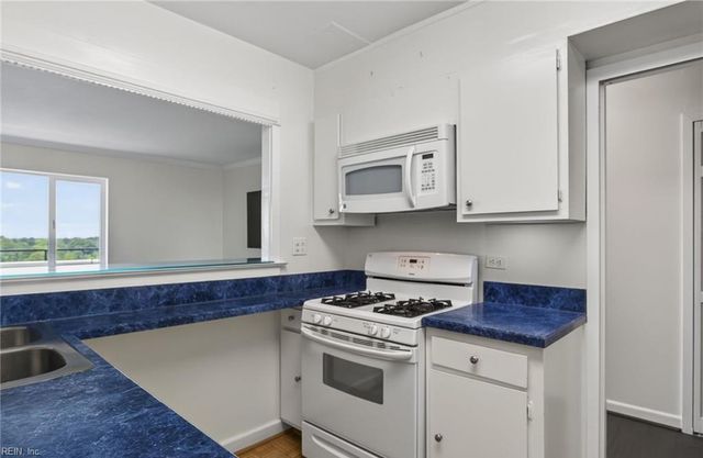 7320 Glenroie Ave Apt 10E, Norfolk, VA 23505