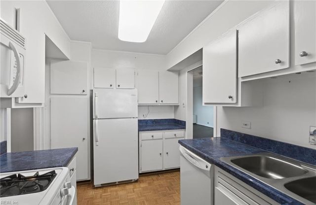 7320 Glenroie Ave Apt 10E, Norfolk, VA 23505