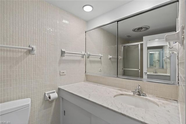 7320 Glenroie Ave Apt 10E, Norfolk, VA 23505