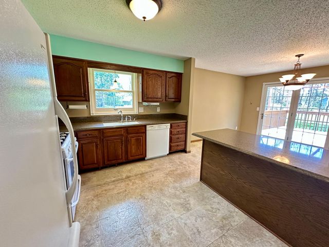 7779 Meadowview Trail, Lino Lakes, MN 55014