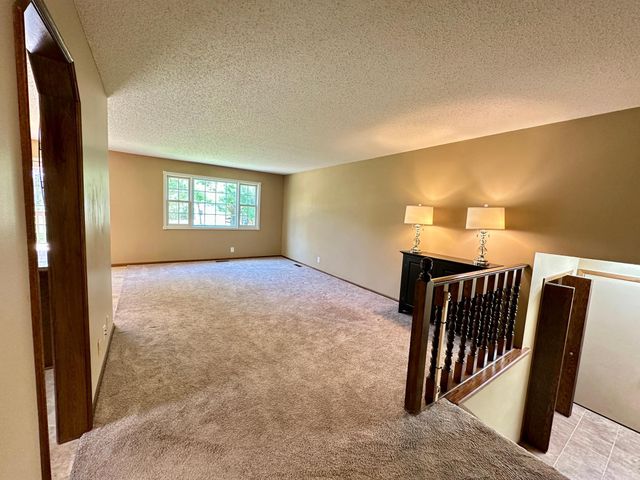 7779 Meadowview Trail, Lino Lakes, MN 55014