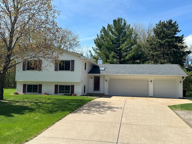 7779 Meadowview Trail, Lino Lakes, MN 55014