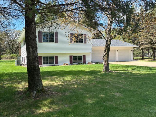 7779 Meadowview Trail, Lino Lakes, MN 55014