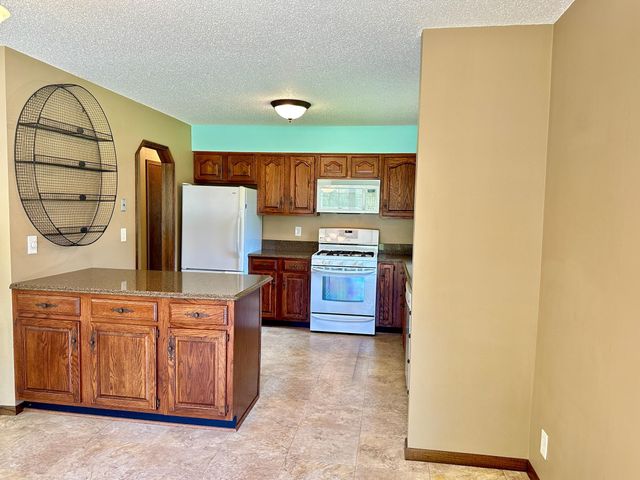 7779 Meadowview Trail, Lino Lakes, MN 55014