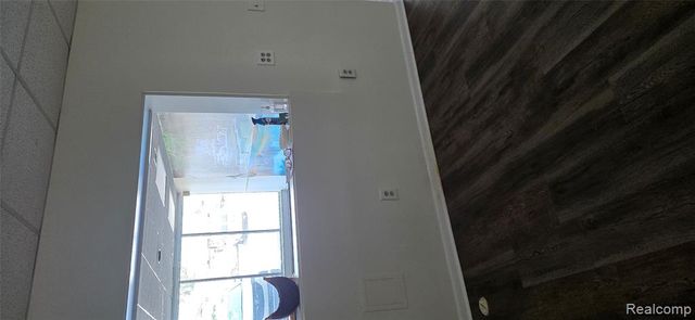 15093 E 13 Mile Road, Warren, MI 48088