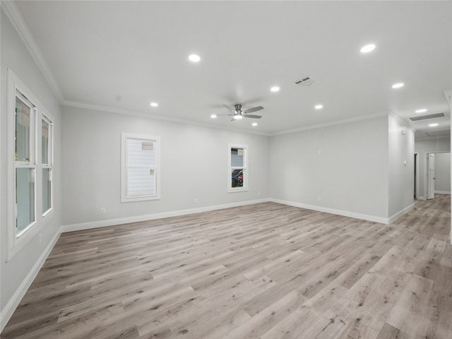 1211 E Cannon Street, Fort Worth, TX 76104