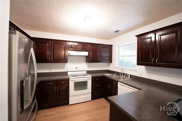 121 W Tisbury Lane, Pooler, GA 31322