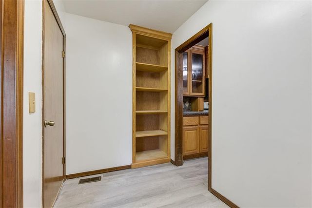 1001 S Sara Road, Tuttle, OK 73089