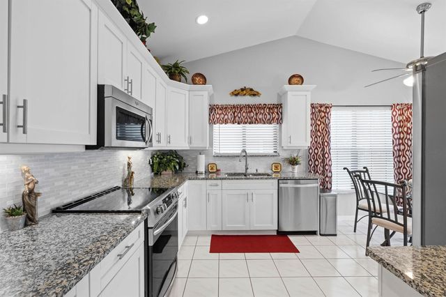 3327 Jog Park Drive 4022, Greenacres, FL 33467