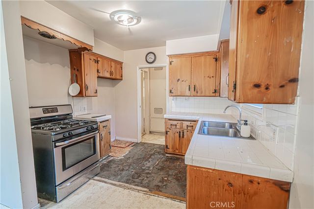 21516 Villena, Woodland Hills, CA 91364