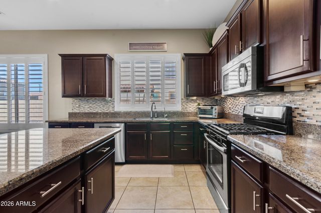 3382 E FANDANGO Drive, Gilbert, AZ 85298