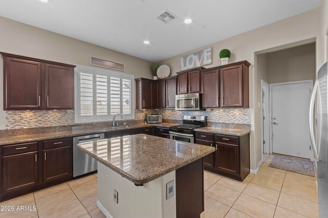 3382 E FANDANGO Drive, Gilbert, AZ 85298