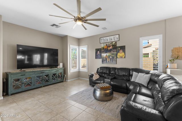 3382 E FANDANGO Drive, Gilbert, AZ 85298