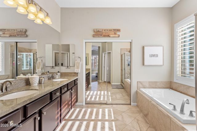 3382 E FANDANGO Drive, Gilbert, AZ 85298