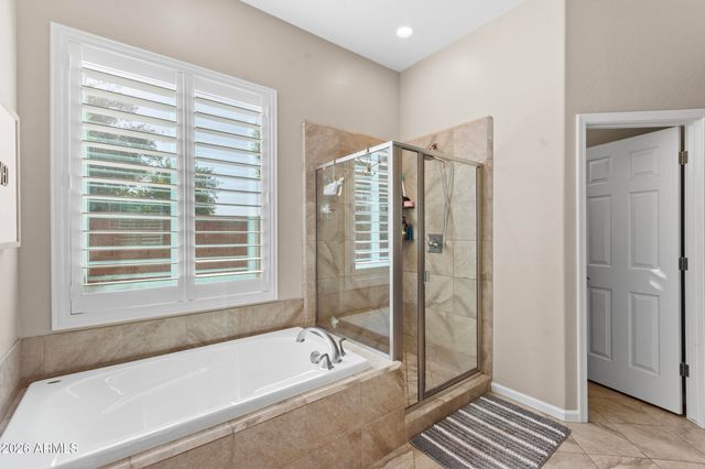 3382 E FANDANGO Drive, Gilbert, AZ 85298