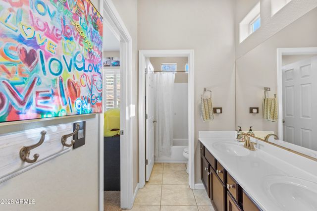 3382 E FANDANGO Drive, Gilbert, AZ 85298