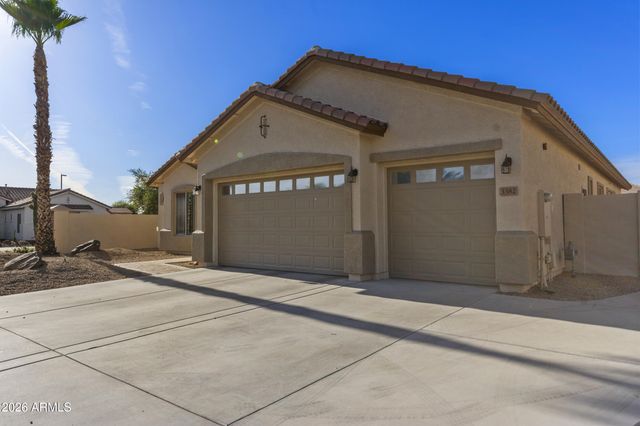 3382 E FANDANGO Drive, Gilbert, AZ 85298