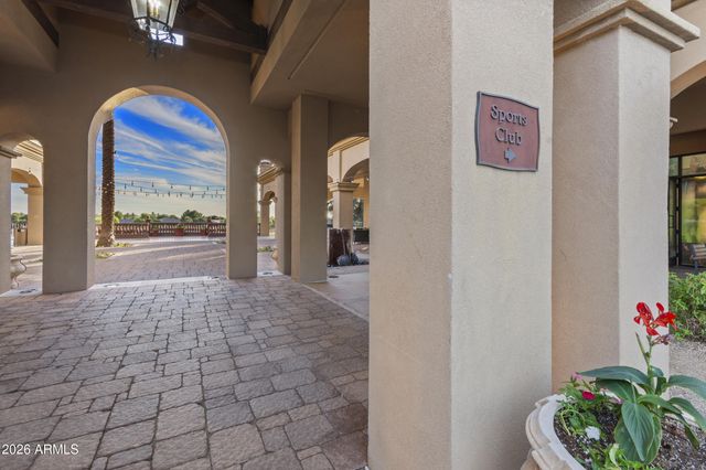 3382 E FANDANGO Drive, Gilbert, AZ 85298