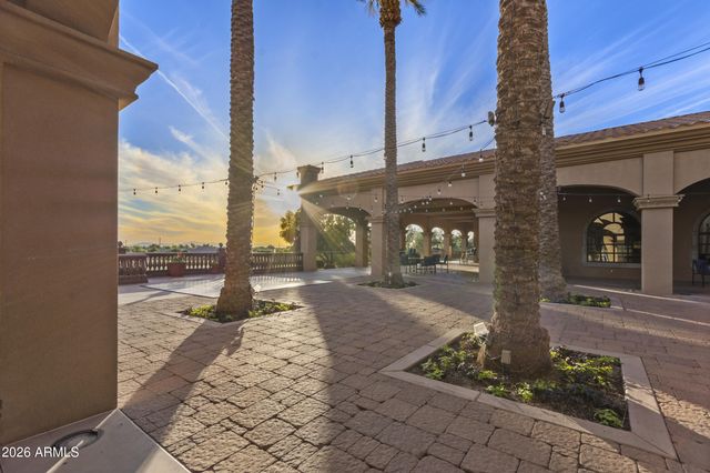 3382 E FANDANGO Drive, Gilbert, AZ 85298