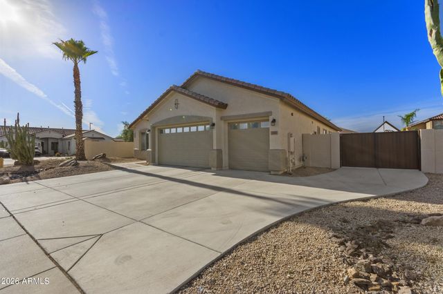 3382 E FANDANGO Drive, Gilbert, AZ 85298