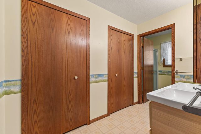 7280 84th Street NE, Monticello, MN 55362