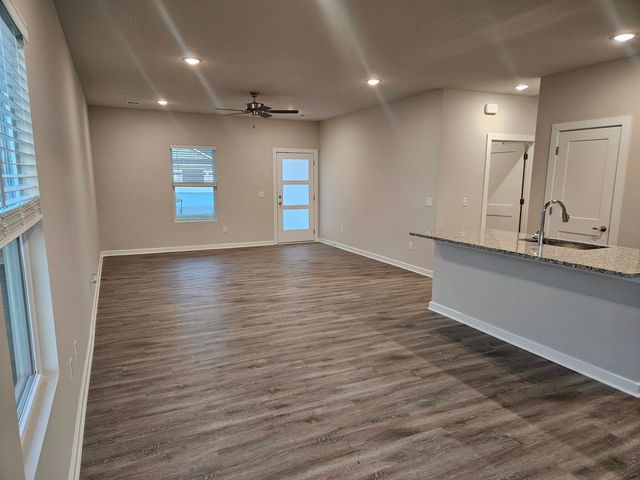 1021 N Forestview St, Wichita, KS 67235