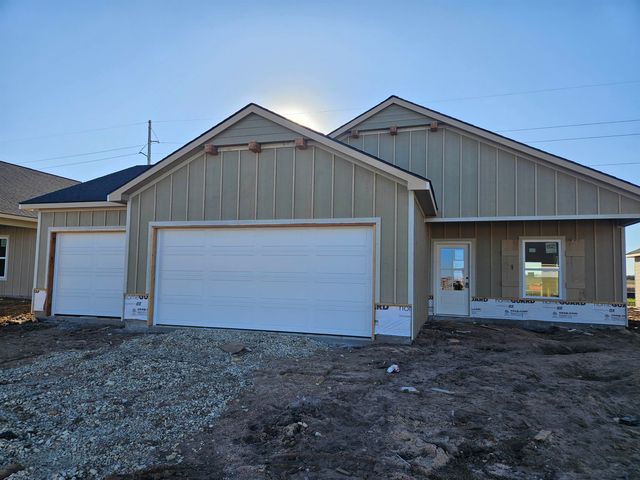 1021 N Forestview St, Wichita, KS 67235