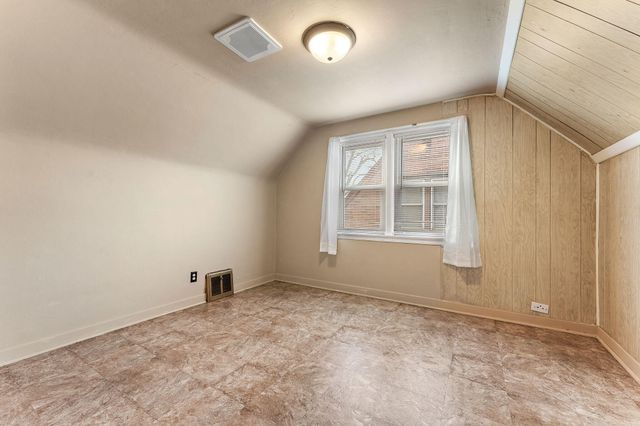 1009 River Drive, Hammond, IN 46324