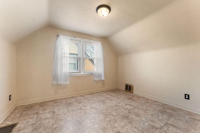 1009 River Drive, Hammond, IN 46324