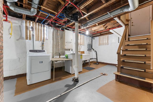 1009 River Drive, Hammond, IN 46324