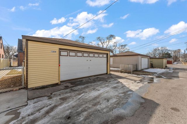 1009 River Drive, Hammond, IN 46324