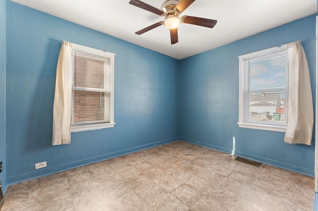 1009 River Drive, Hammond, IN 46324